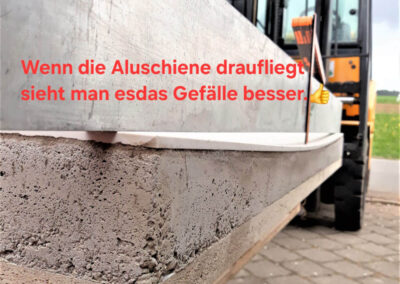 Theo-Frommlet-Fugentechnik-Memmingen-Gebogene-Fliesse-mit-Aluschiene