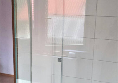 Theo Frommlet - Fugentechnik Memmingen - Glasdusche mit Siliconfuge an Ecke