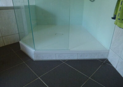 Theo Frommlet - Fugentechnik Memmingen - Glasttechnik im Sanitärbereich und Küchenbereich - Dusche